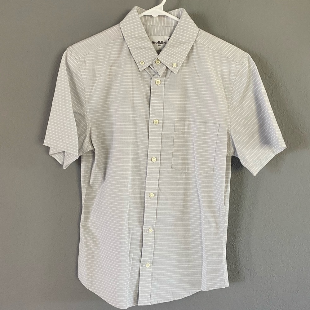 Goodfellow size small slim fit men’s button down